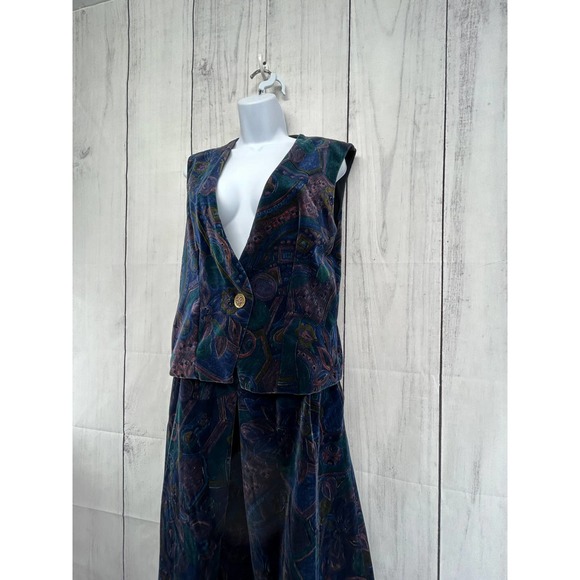 Nobrand Vintage 60's - 70's Matching Velvet Floral Skirt and Vest Set - Picture 3 of 10
